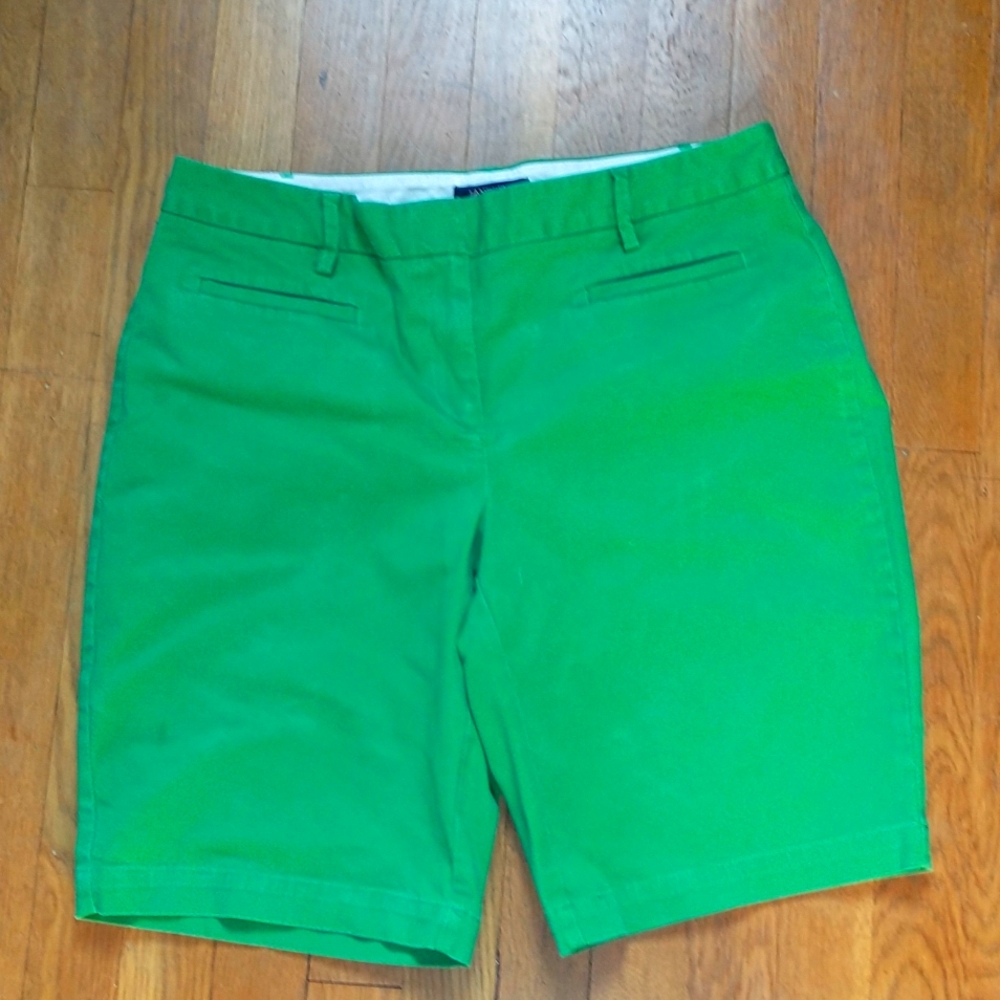 Lands End Mid Rise Bermuda shorts, green